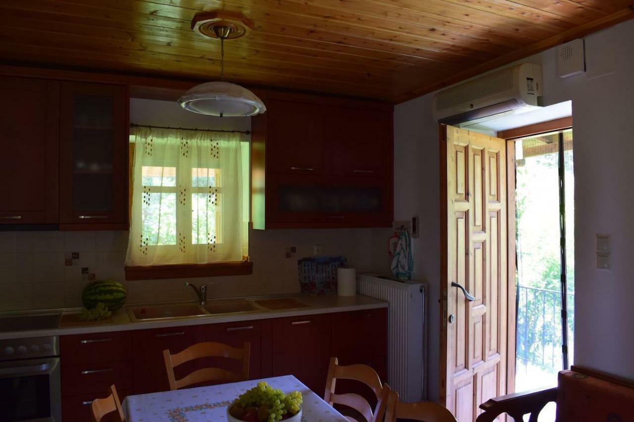 Holiday Home Dionysis ホレフト エクステリア 写真