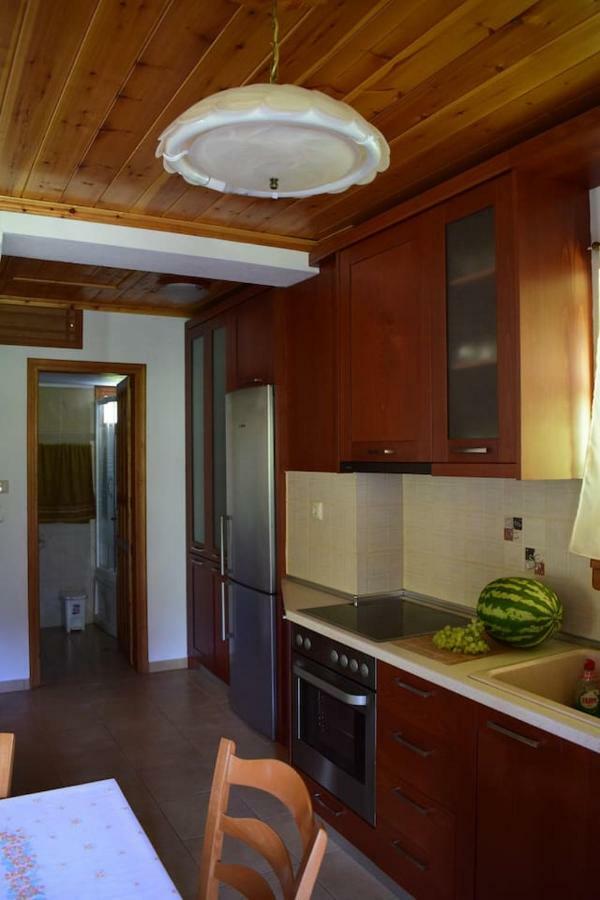 Holiday Home Dionysis ホレフト エクステリア 写真